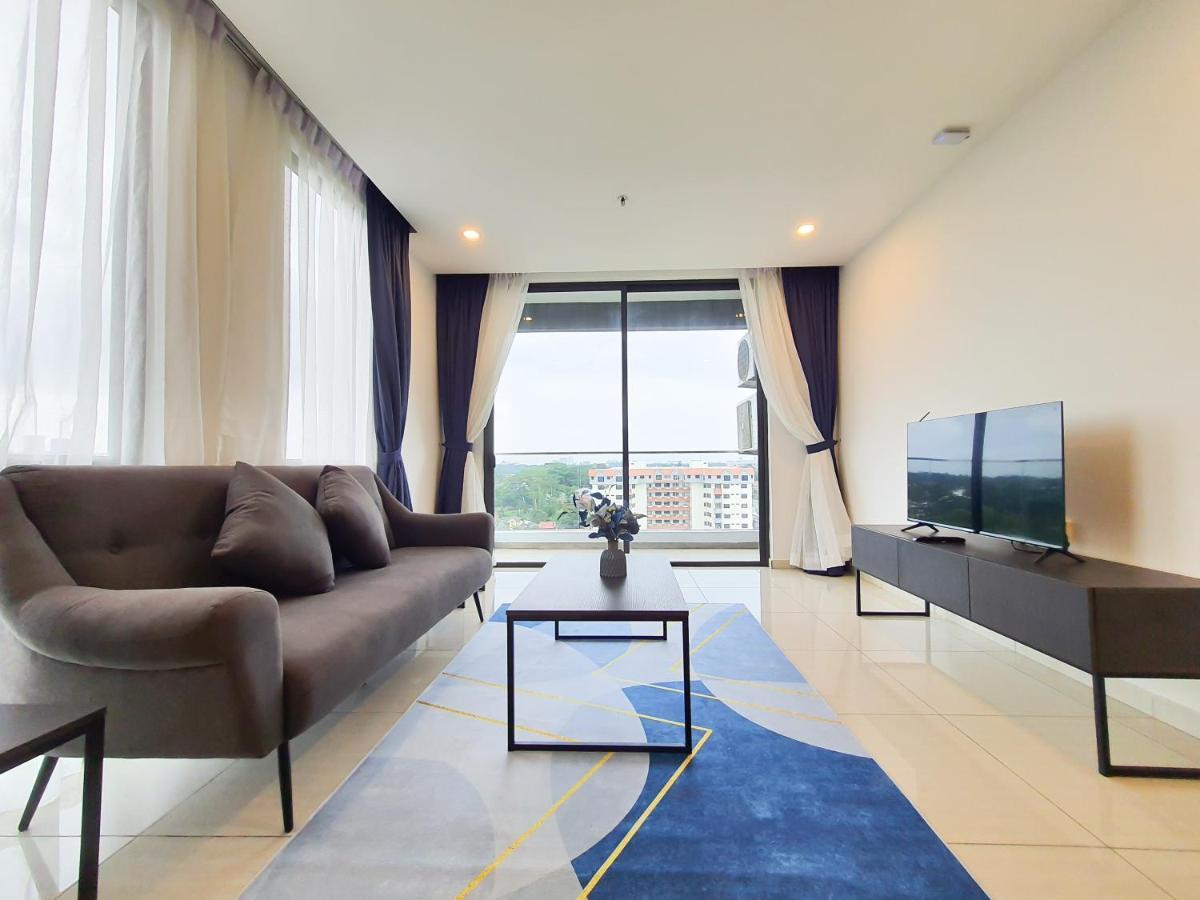 Ramada Suites By Wyndham The Straits Johor Bahru Exterior photo