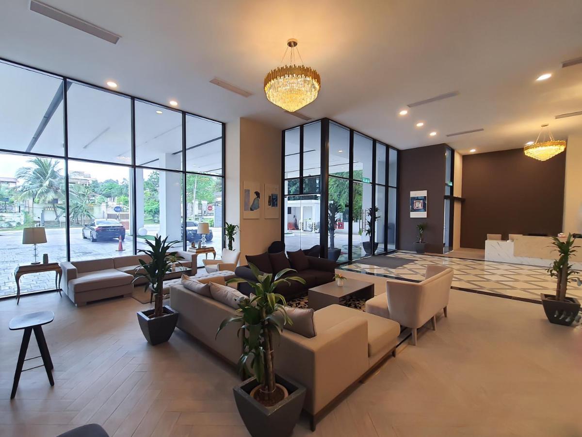 Ramada Suites By Wyndham The Straits Johor Bahru Exterior photo