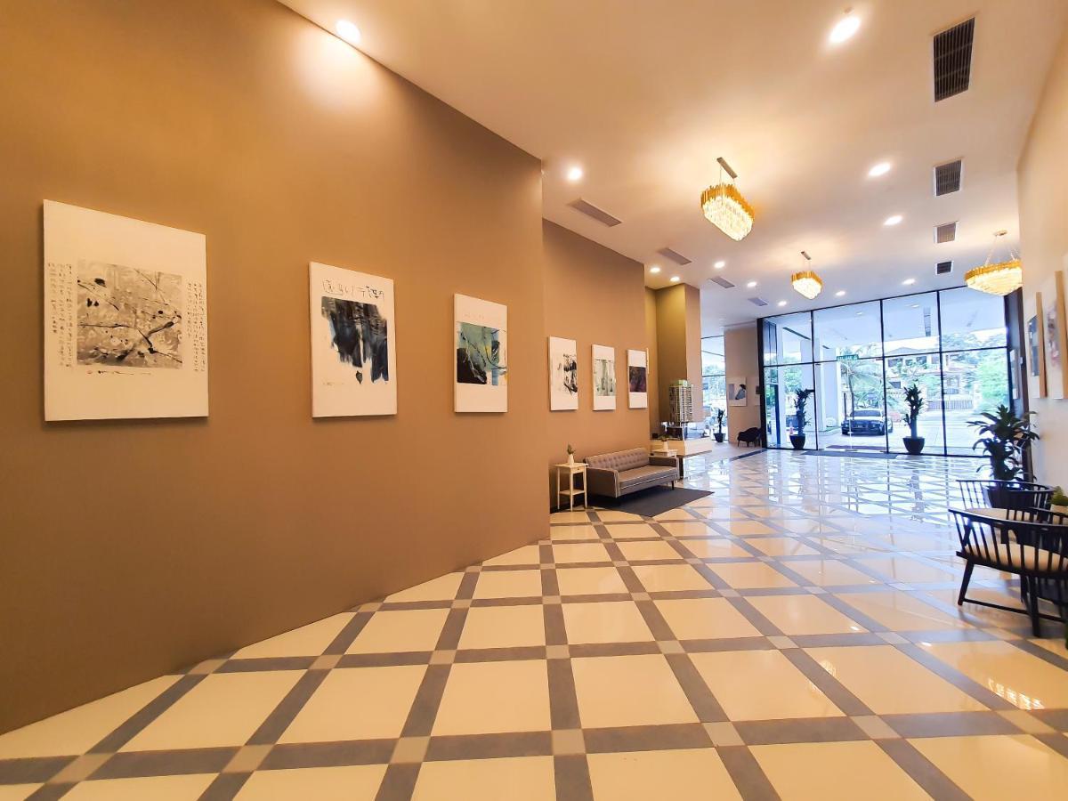Ramada Suites By Wyndham The Straits Johor Bahru Exterior photo
