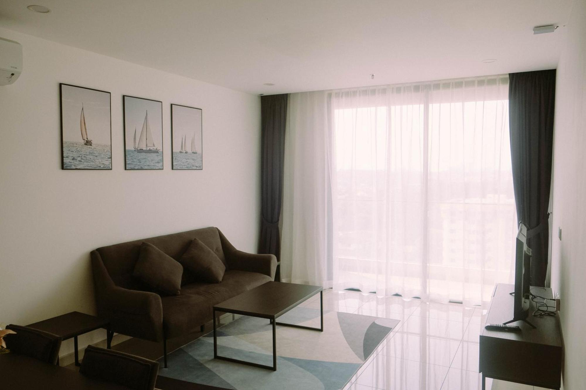 Ramada Suites By Wyndham The Straits Johor Bahru Exterior photo