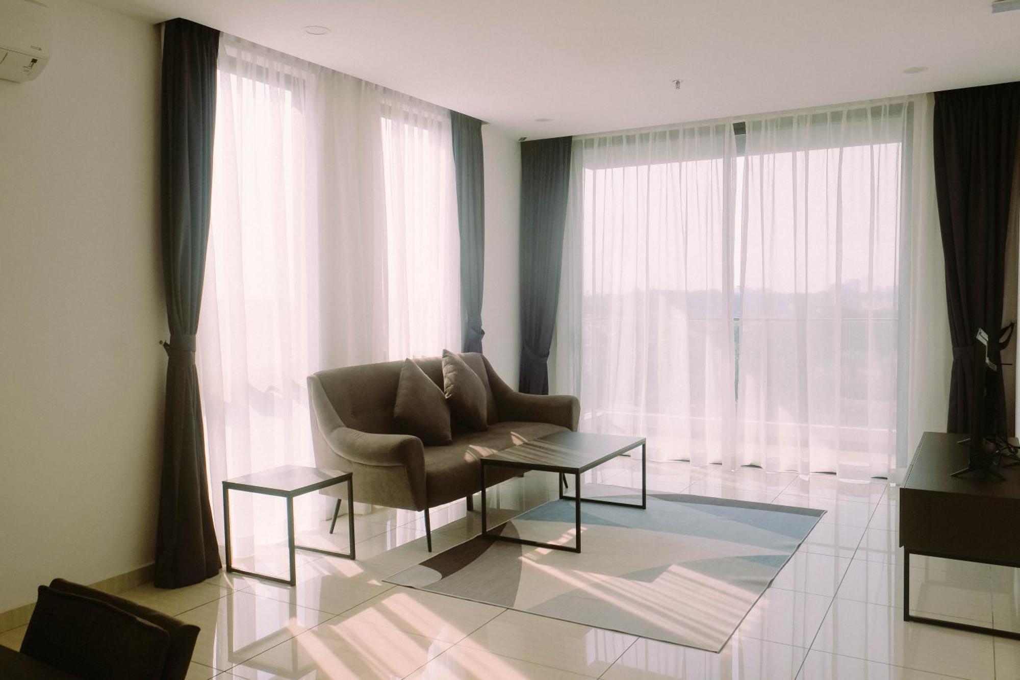 Ramada Suites By Wyndham The Straits Johor Bahru Exterior photo